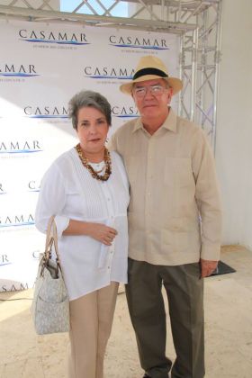 Coronado Panama clothing fashions early retiree couple – Best Places In The World To Retire – International Living